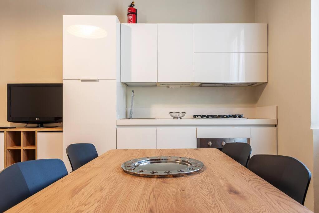 Da Giuliana - Moderno Bilocale Apartment Милано Екстериор снимка